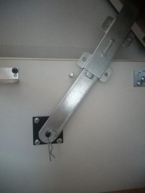 PIASTRA PER MOLLA A GAS GARLANDO ANCHE SOSTEGNO DI SICUREZZA