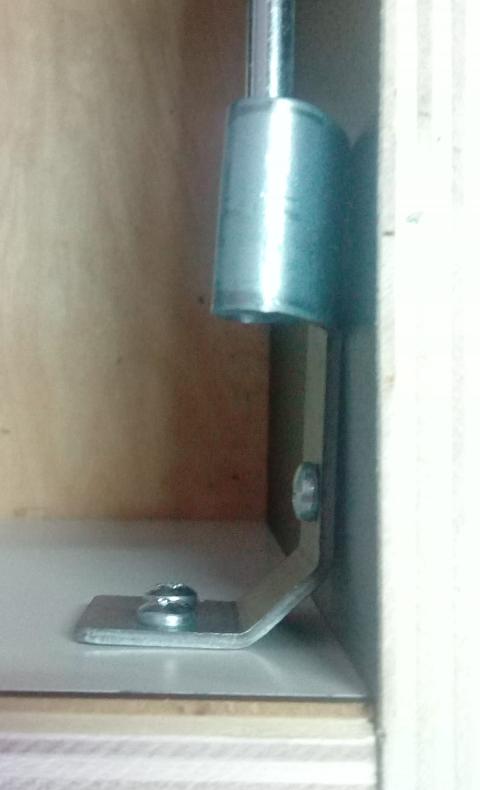 ANGOLARE INFERIORE DESTRO GARLANDO PER CHIUSURA ART. 30