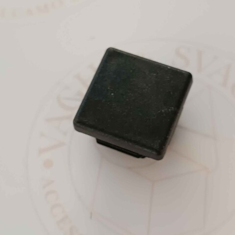 PUNTALE PER GAMBA ROBERTO SPORT MODELLO COLLEGE 30 X 30 MM.