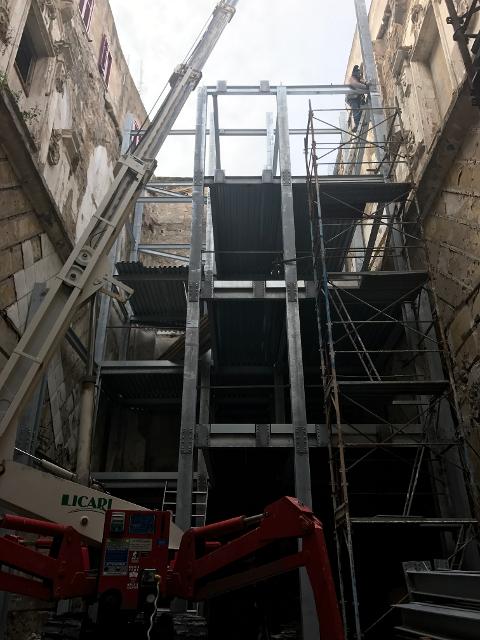 MA.CE.TRA. Spa Palazzina Metallica per civile abitazione centro storico Trapani