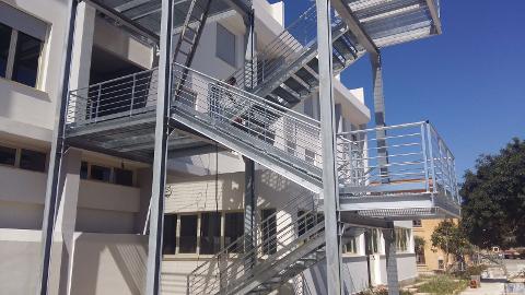 Scala di Sicurezza Scala di Sicurezza realizzata presso Istituto Agrario Marsala TP