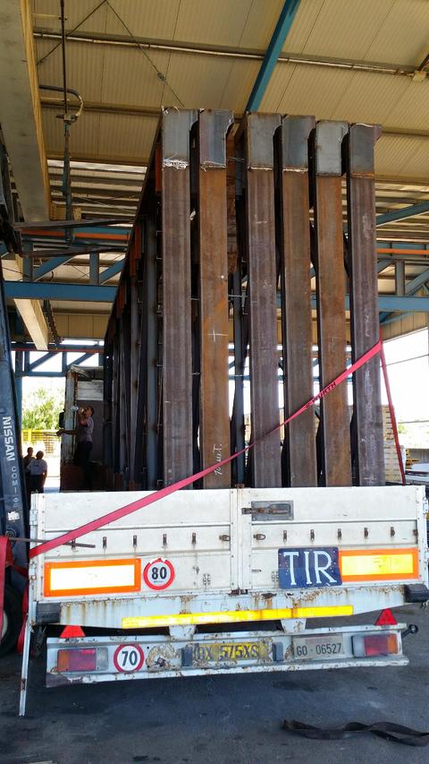 Strutture metalliche per pontili galleggianti Porto Nautico di Cecina Spa
