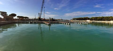 Strutture metalliche per pontili galleggianti Porto Nautico di Cecina Spa