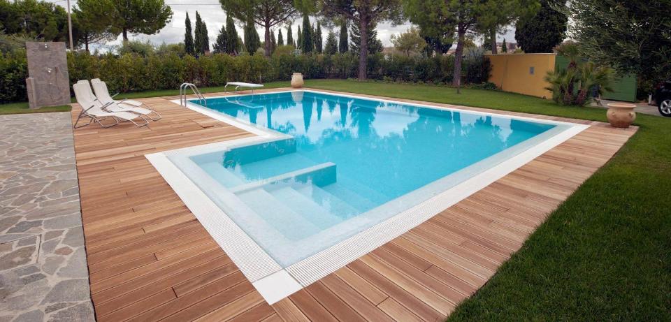 REALIZZAZIONE DI PISCINE FREEFORM