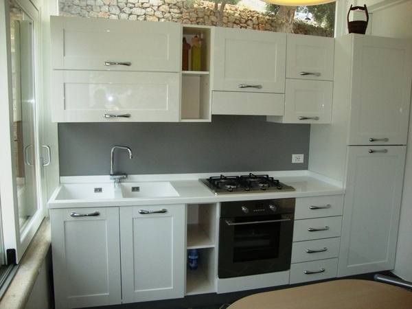 Produzione / Realizzazione in Falegnameria di Cucine in legno massello
