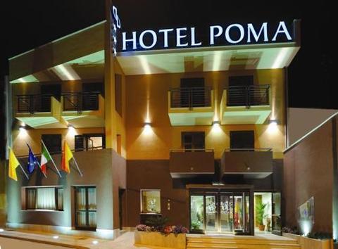 HOTEL POMA di Custonaci (Trapani), realizzazioni infissi esterni in legno e arredamento albergo