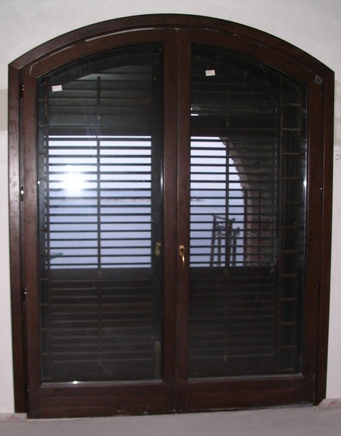 Realizzazione infissi ad arco
