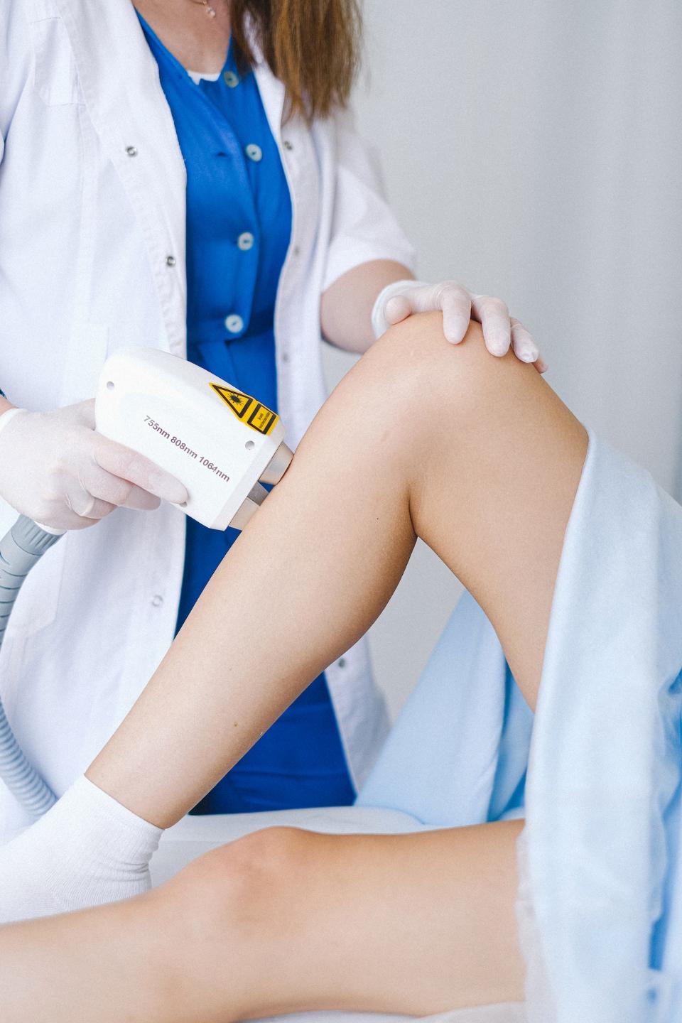 Epilazione Laser a Diodo Gambe: Trattamento importante ai fini dell’eliminazione dei peli superflui