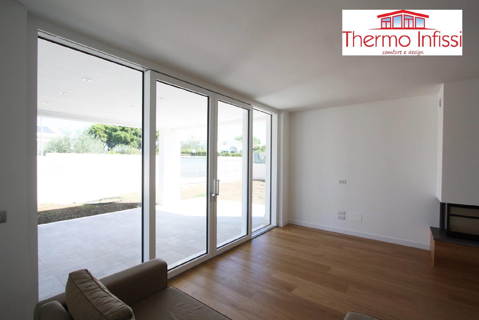 Villa residenziale Mondello (PA) Infissi pvc Schermature solari Griesser
