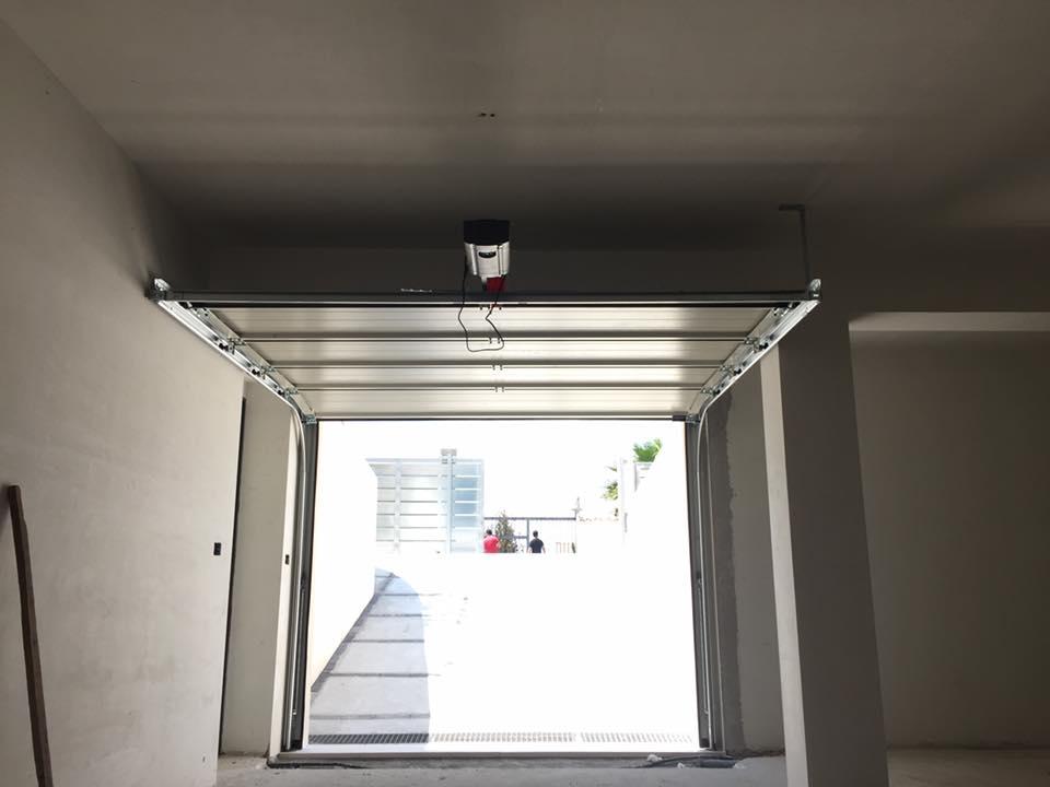 Villino residenziale  Terrasini (PA) 05/2017 Infissi in PVC, portone sezionale Hormann