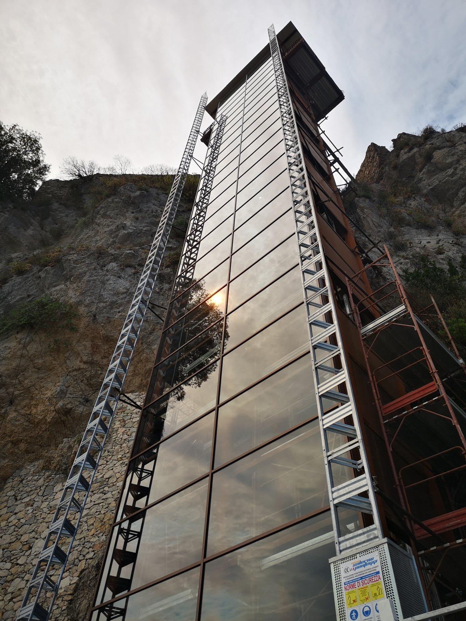 Taormina - Ascensore Sistema Facciata Continua Reynaers CW 50