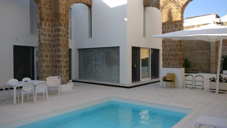 Villino privato  Infissi in alluminio taglio termico  Schermature solari Griesser