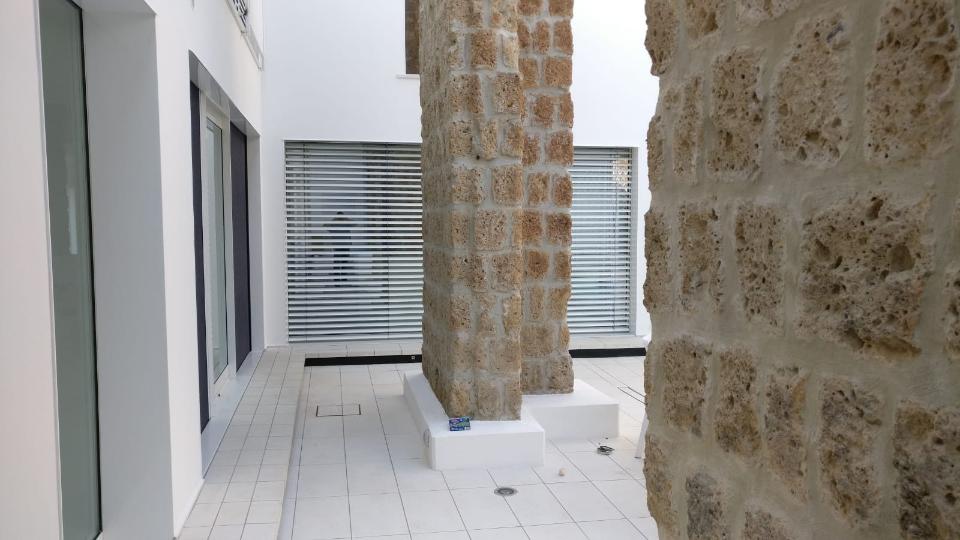 Villino privato  Infissi in alluminio taglio termico  Schermature solari Griesser