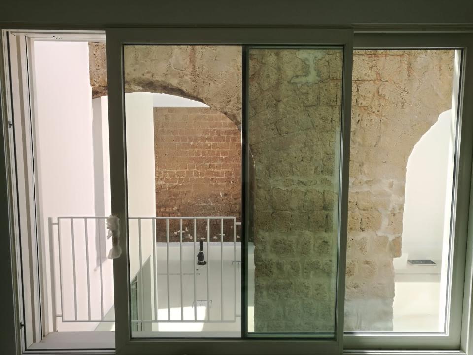 Villino privato  Infissi in alluminio taglio termico  Schermature solari Griesser