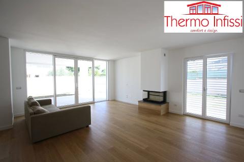 Villa residenziale Mondello (PA) Infissi pvc Schermature solari Griesser
