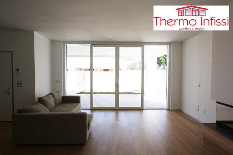 Villa residenziale Mondello (PA) Infissi pvc Schermature solari Griesser