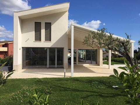 Infissi in PVC - Schermature solari Griesser  Villetta residenziale Castellammare Del Golfo (TP)