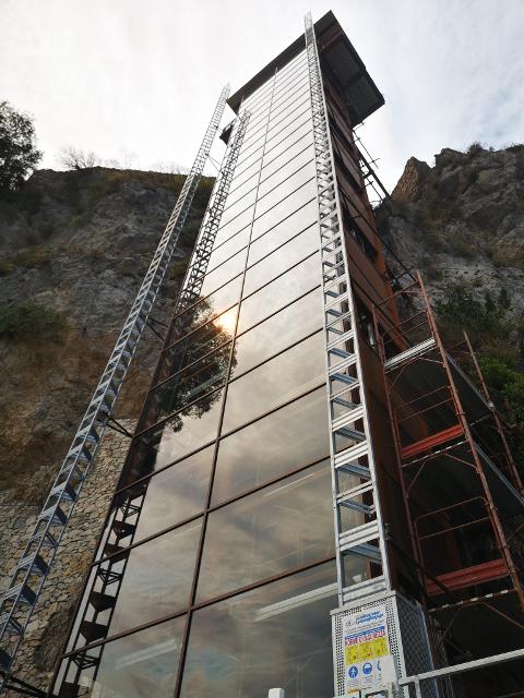Taormina - Ascensore Sistema Facciata Continua Reynaers CW 50