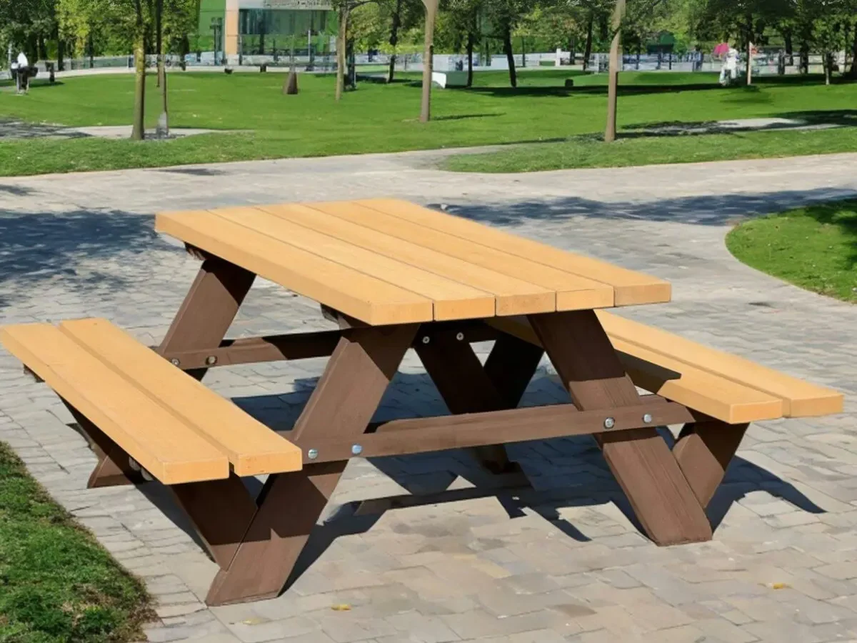 TAVOLO IN WPC (LEGNO COMPOSITO) SIGNOR VERDE MOD.  PIC-NIC