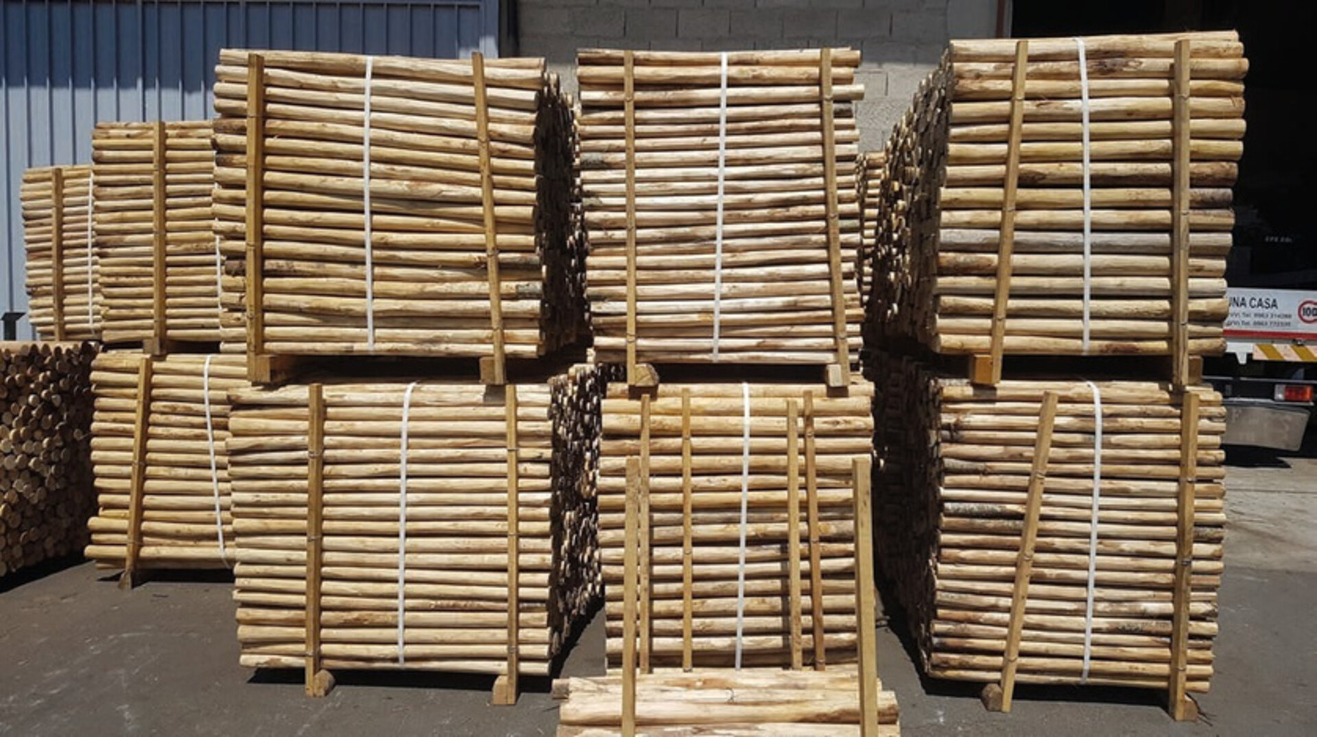 Palo di castagno scortecciato 150 cm Ø 6/8 cm ELLEURBAN Palo tondo Ø 6/8