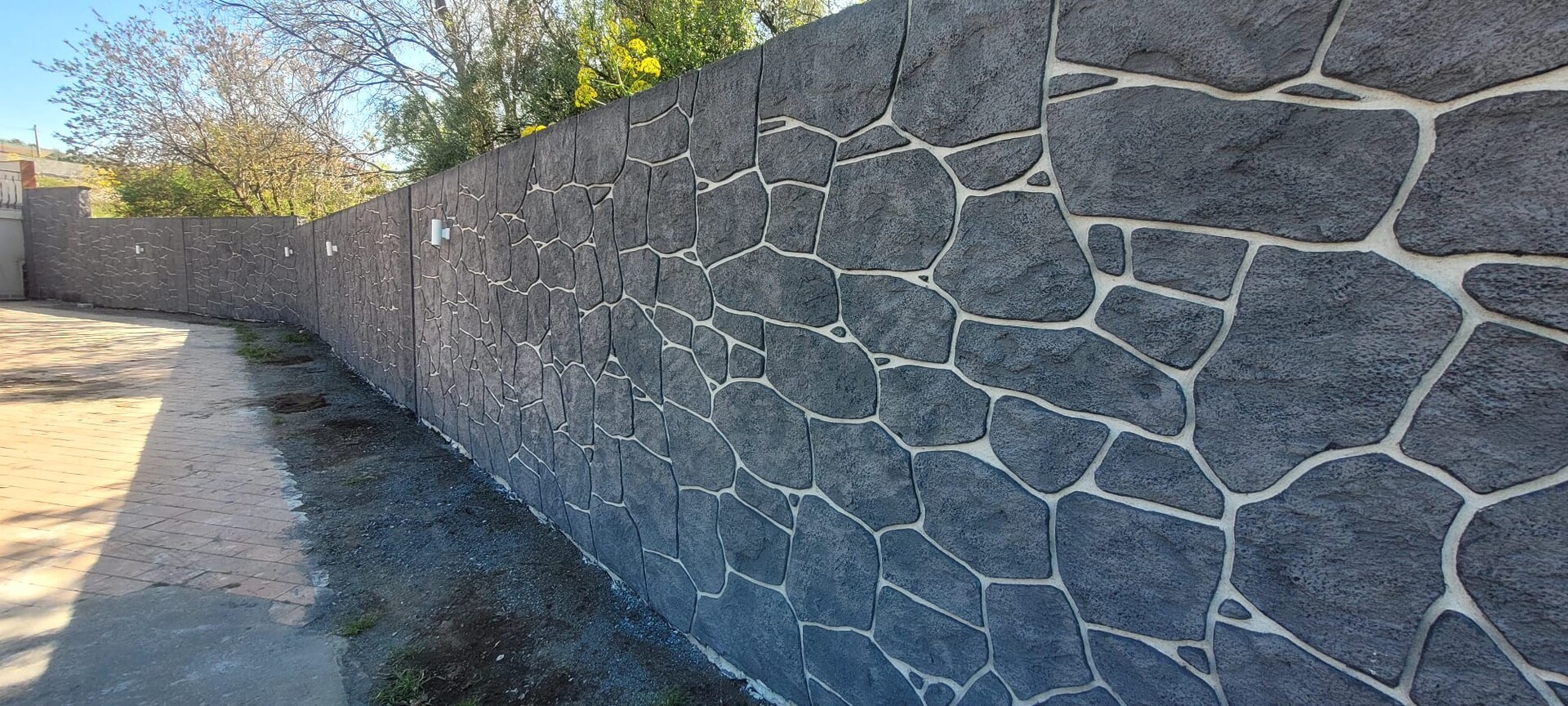 Rivestimenti muri effetto pietra e mattoncino ADRANO CALCESTRUZZI SRL Interni ed esterni