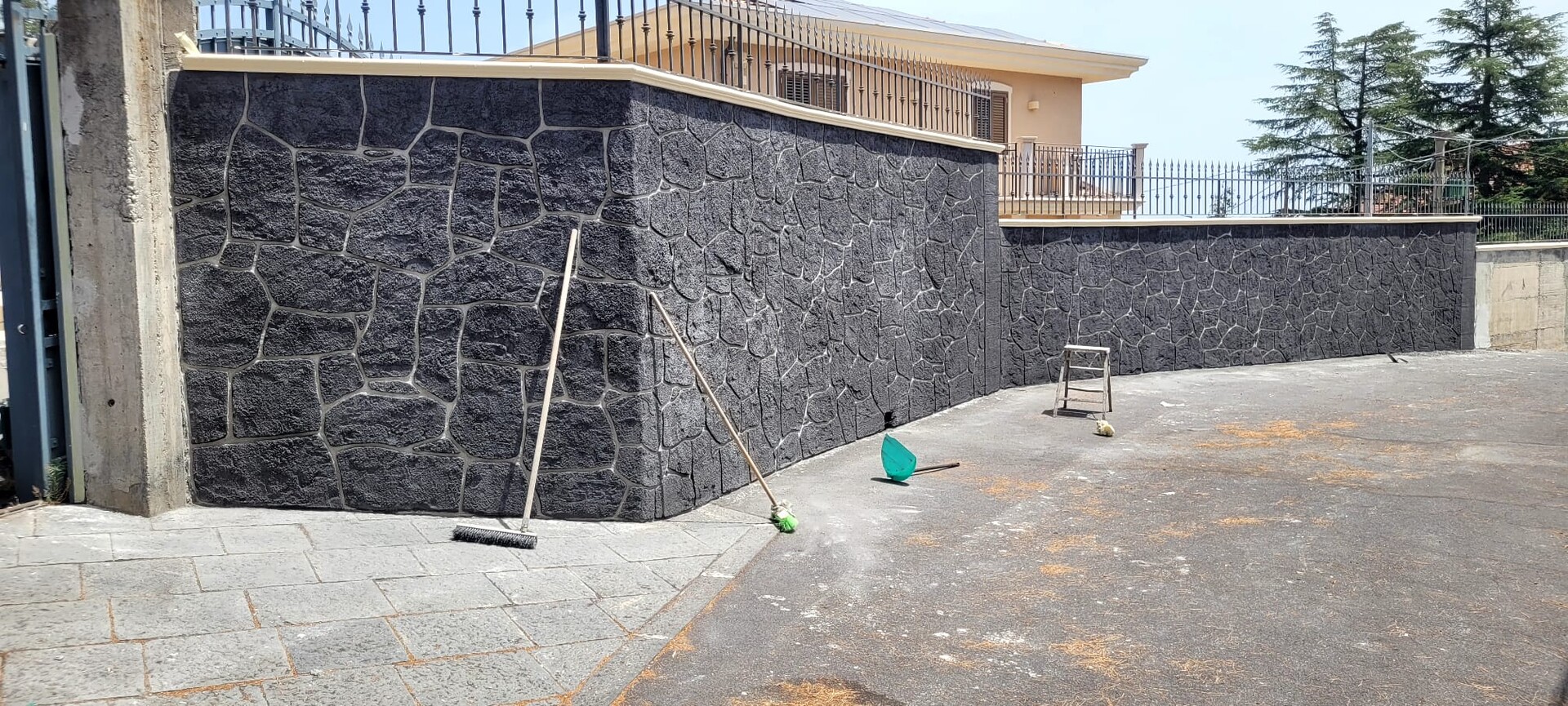Rivestimenti muri effetto pietra e mattoncino ADRANO CALCESTRUZZI SRL Interni ed esterni
