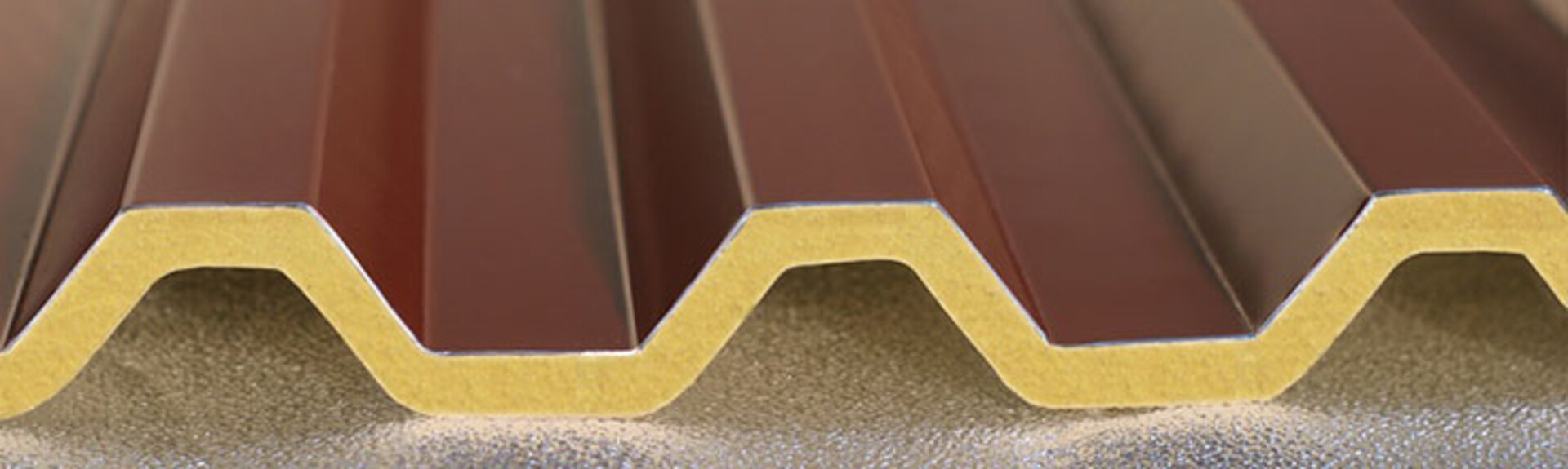 Pannello coibentato per coperture ISOMETAL ISOGREK H28