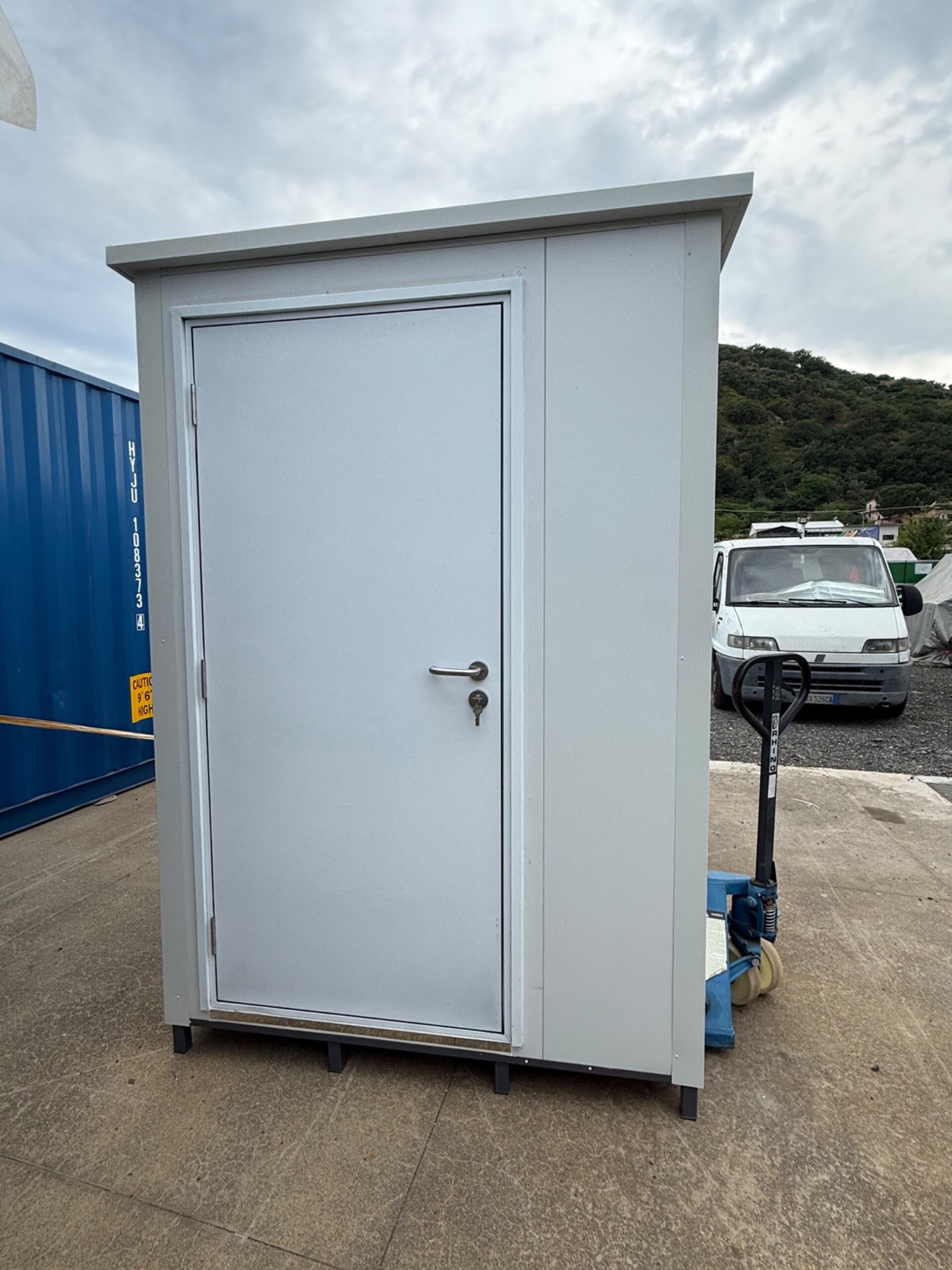 Cabine WC prefabbricate L2 House Due configurazioni