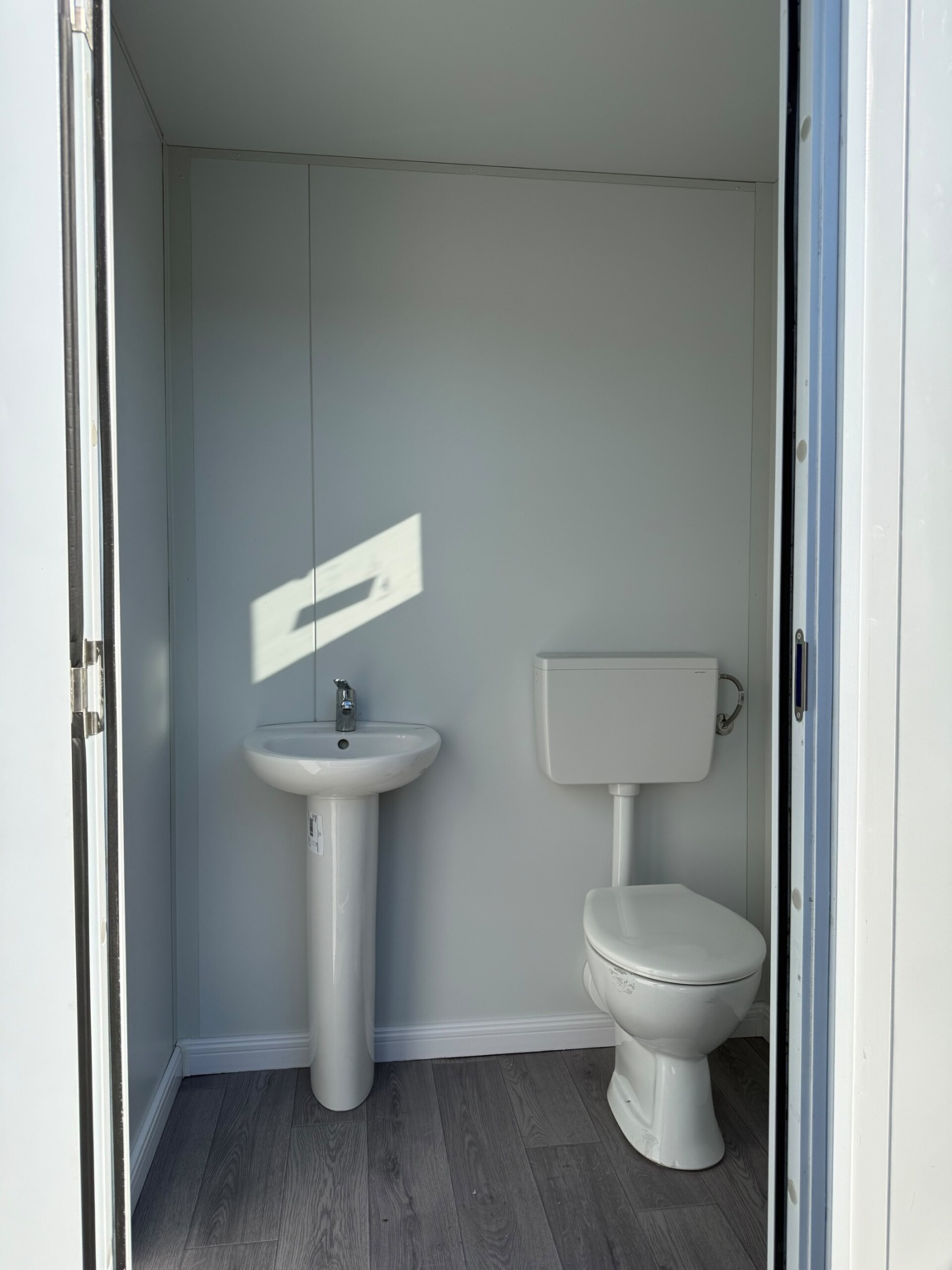 Cabine WC prefabbricate L2 House Due configurazioni