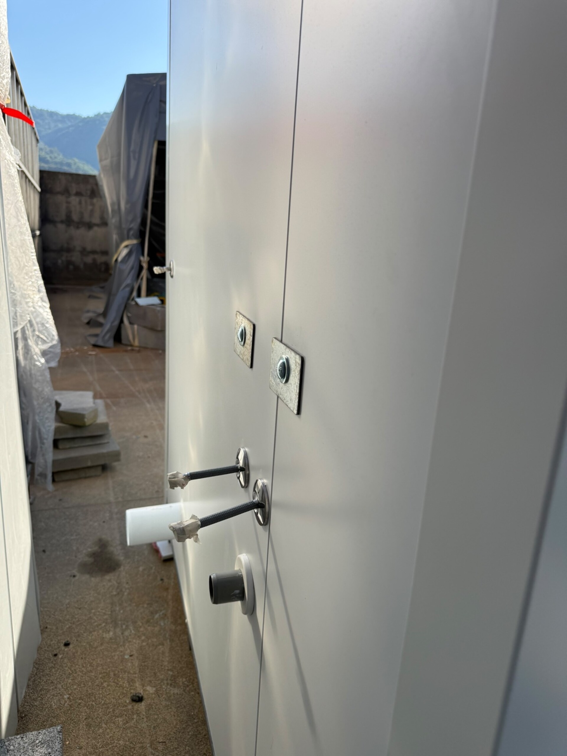 Cabine WC prefabbricate L2 House Due configurazioni