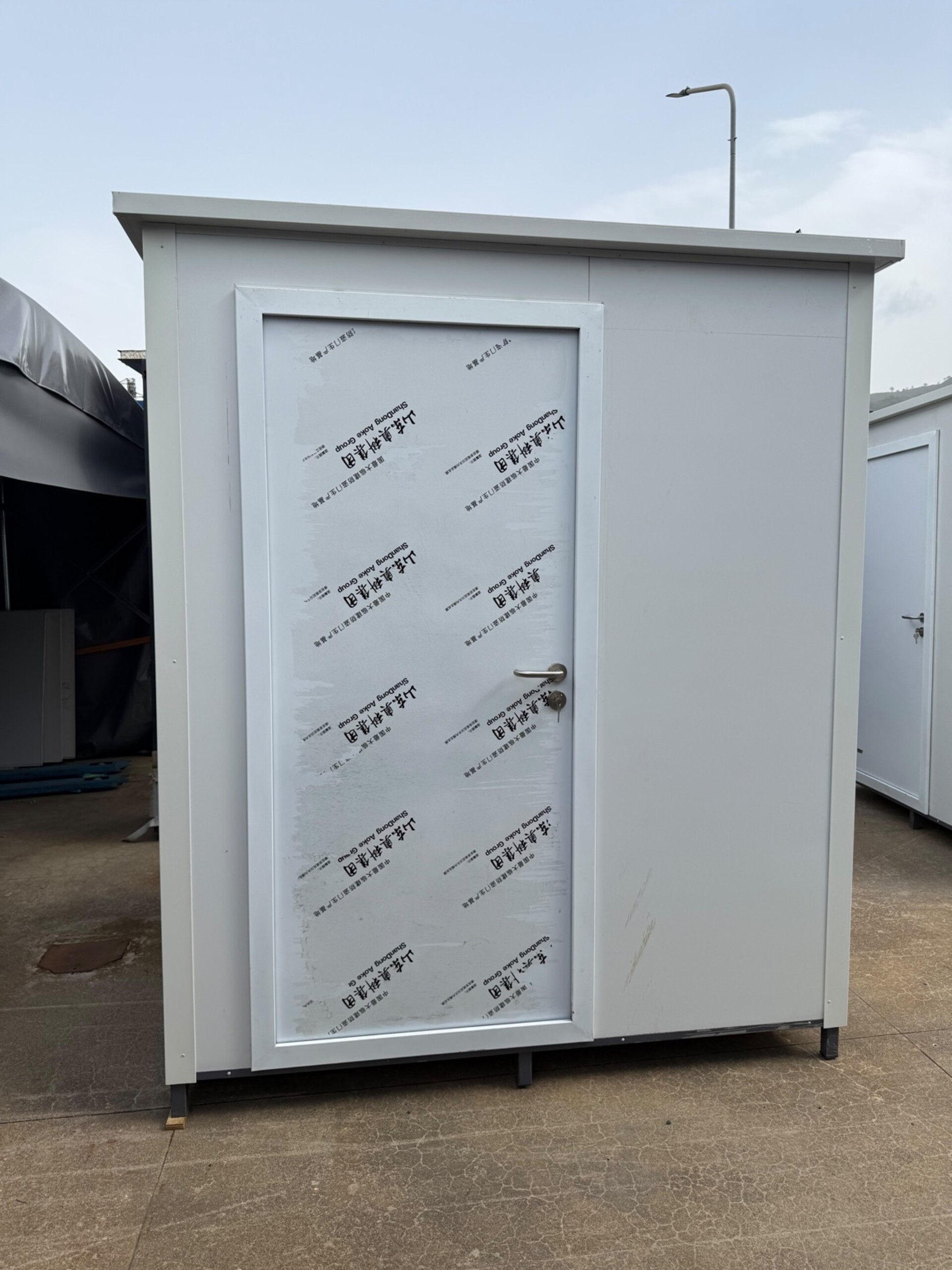 Cabine WC prefabbricate L2 House Due configurazioni