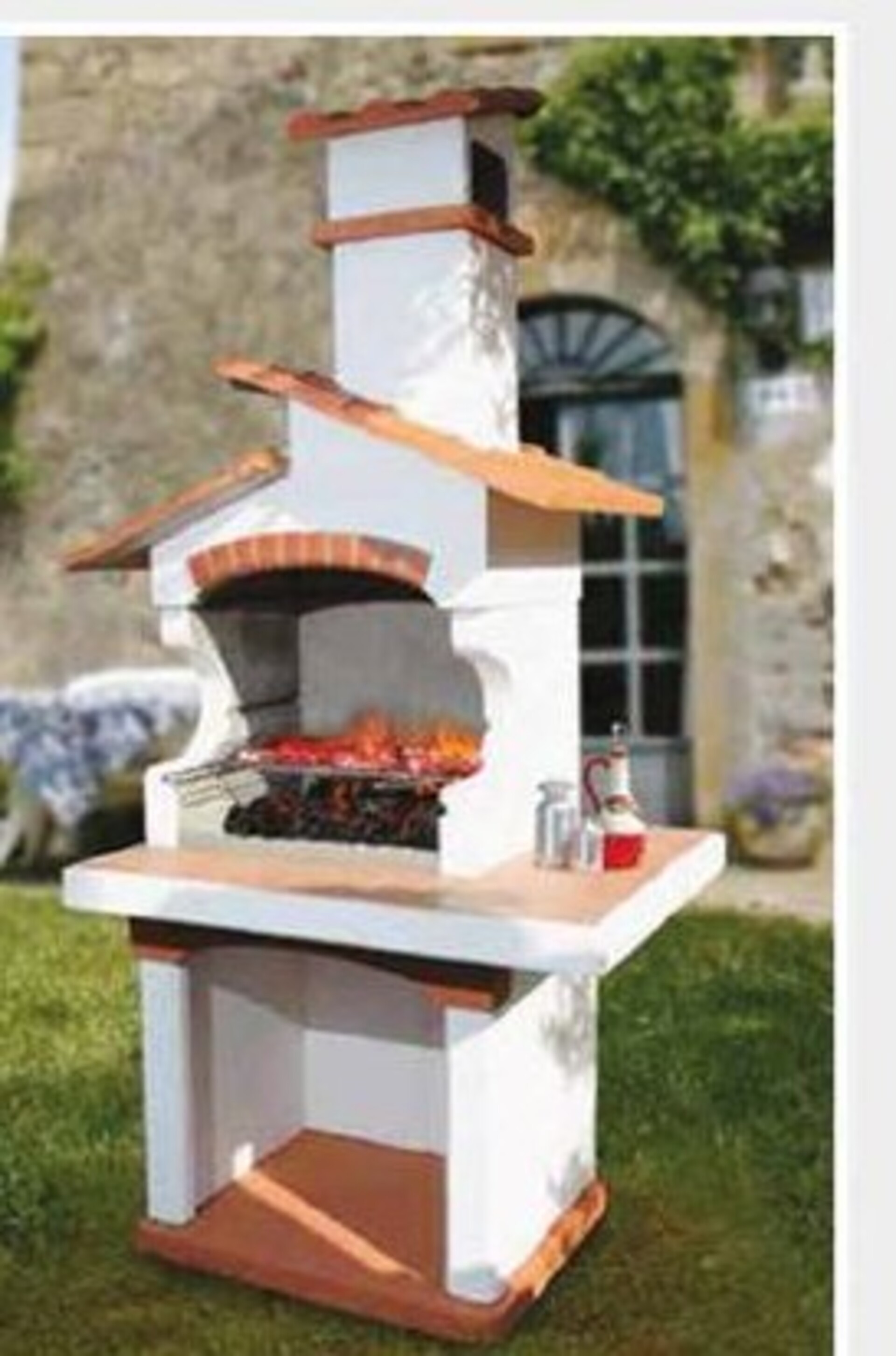 Lamezia Calabriafire barbecue a forma di casetta e griglia in acciaio