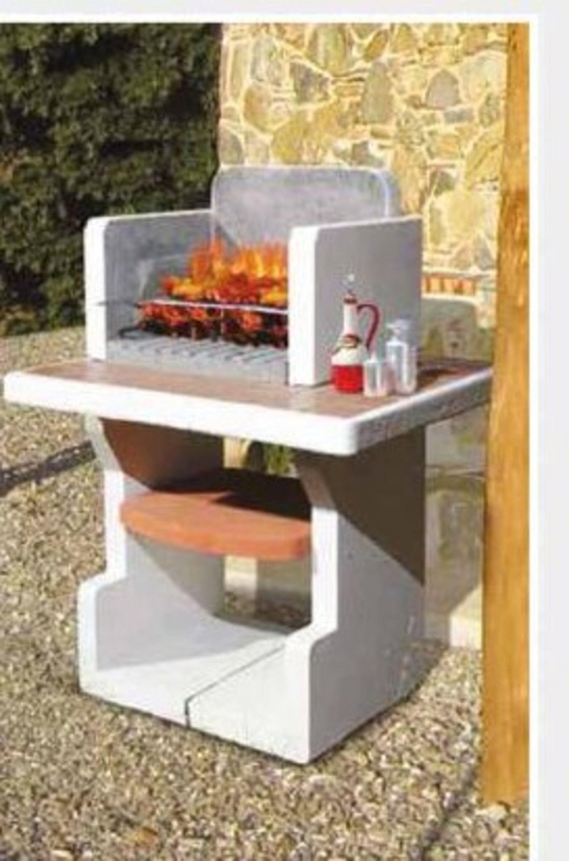 Lao Calabriafire barbecue compatto a bassa altezza, con griglia in acciaio
