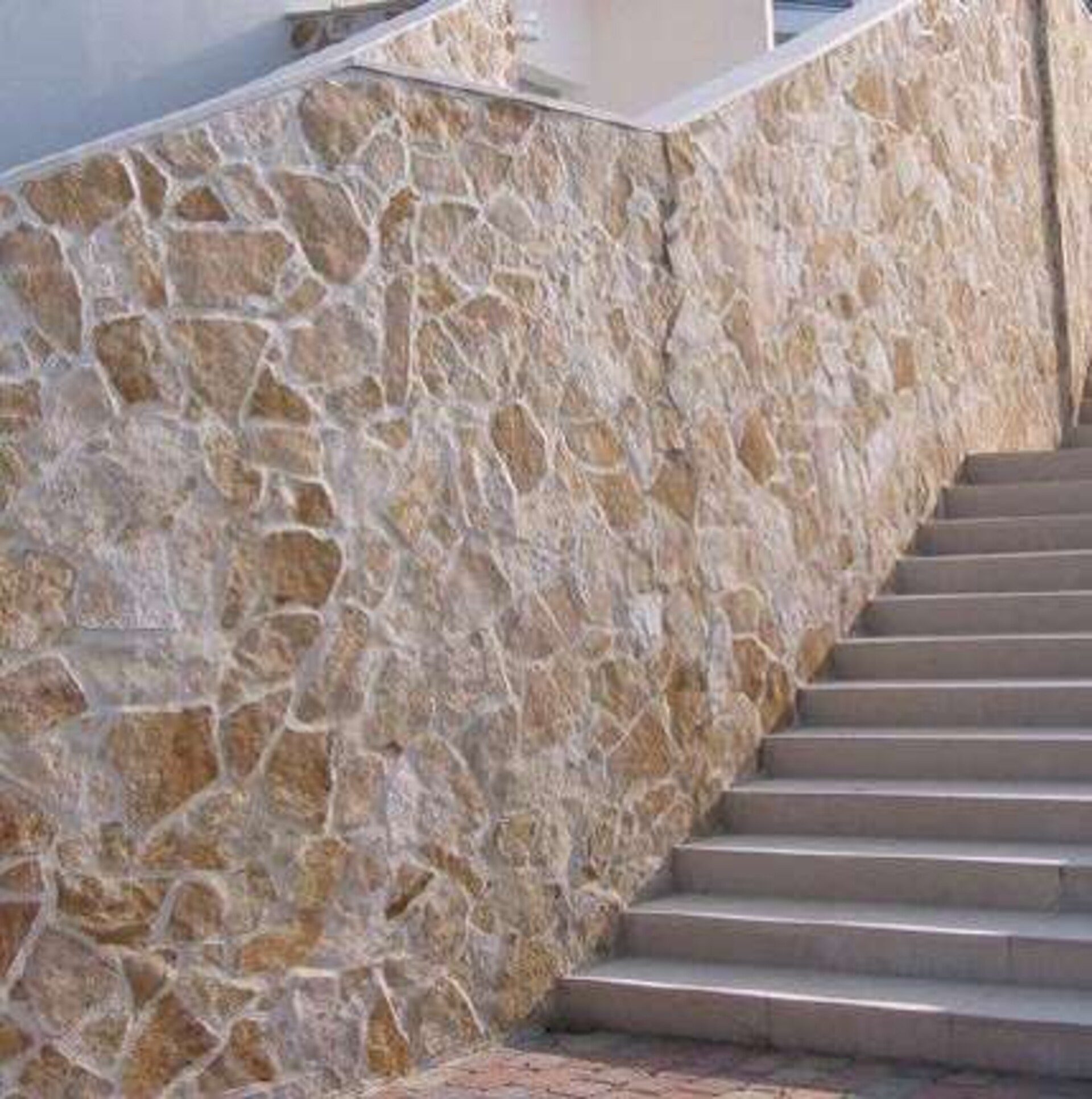 Scorza Grezza da Rivestimento Bifacciale spessore cm 1/3 Gjini Argjendi - Endi Pietra di Trani ART.001