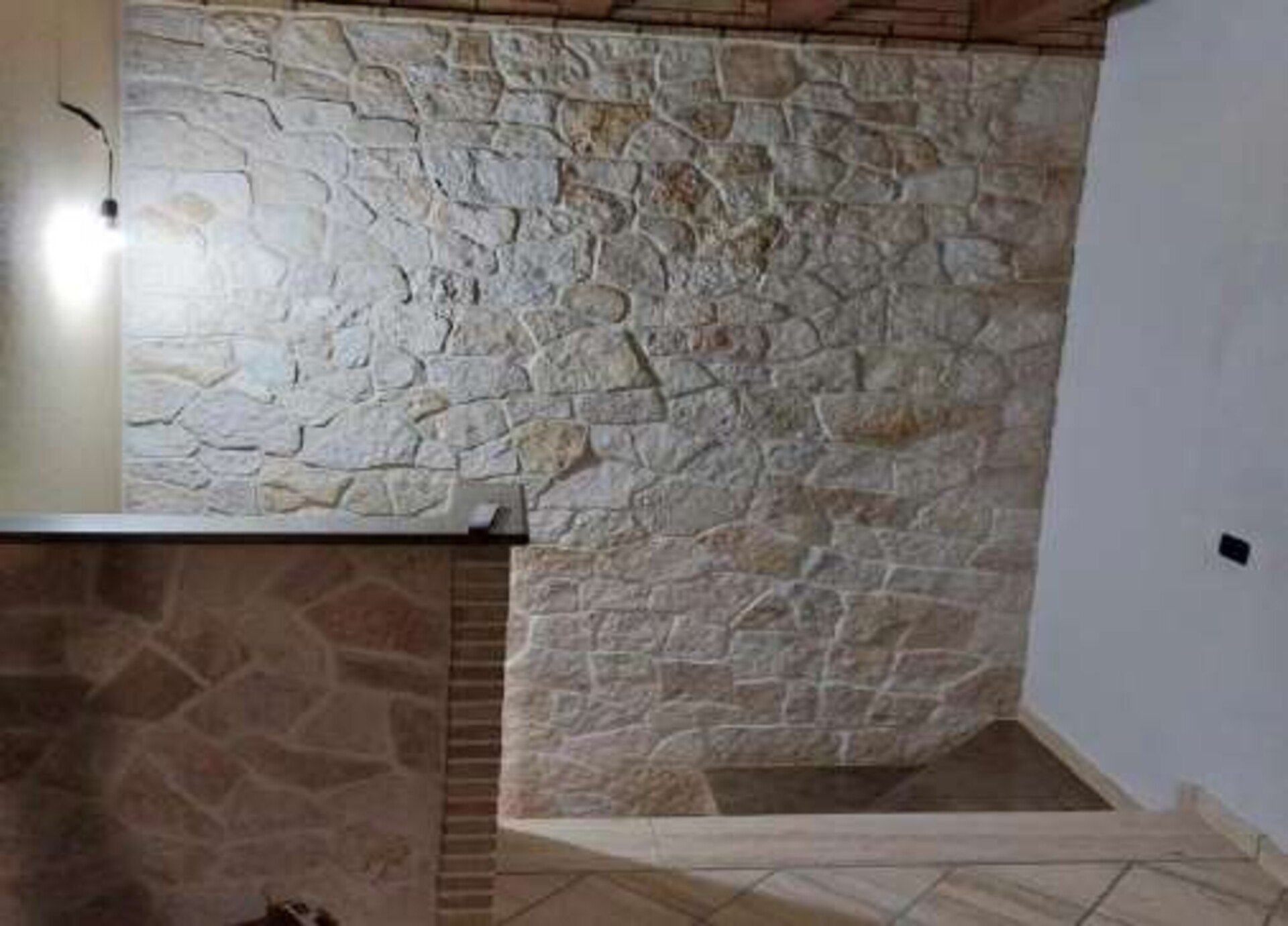 Scorza Retrosegata Semianticata spessore cm 1.5 Gjini Argjendi - Endi Pietra di Trani ART.003