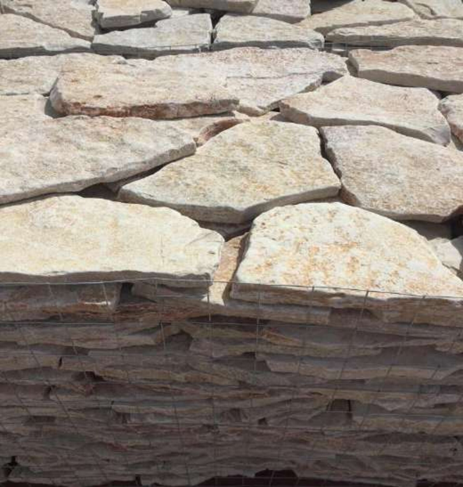Scorza Semianticata Bifacciale spessore cm 2/4 Gjini Argjendi - Endi Pietra di Trani ART.009