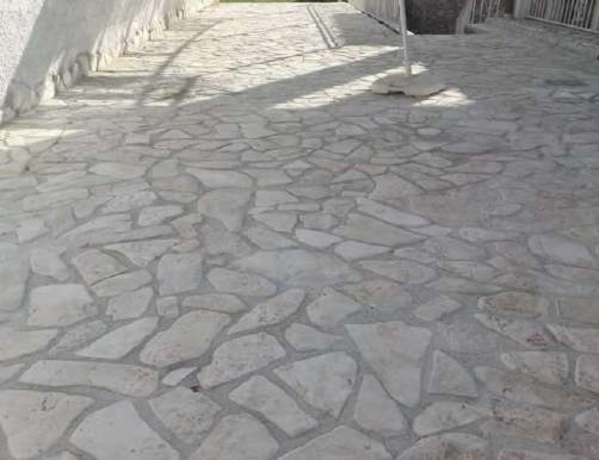 Scorza Anticata Bifacciale spessore cm 4/6 Gjini Argjendi - Endi Pietra di Trani ART.012