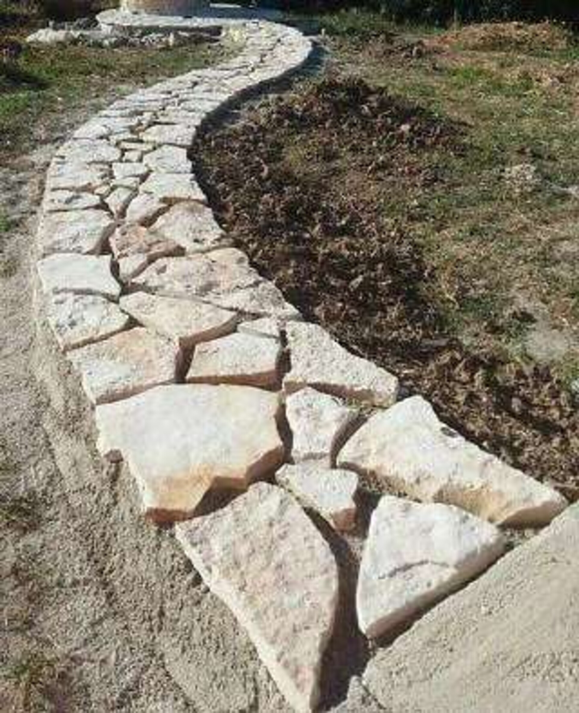 Lastroni Giganti Grezzi spessore cm 7/10 Gjini Argjendi - Endi Pietra di Trani ART.016