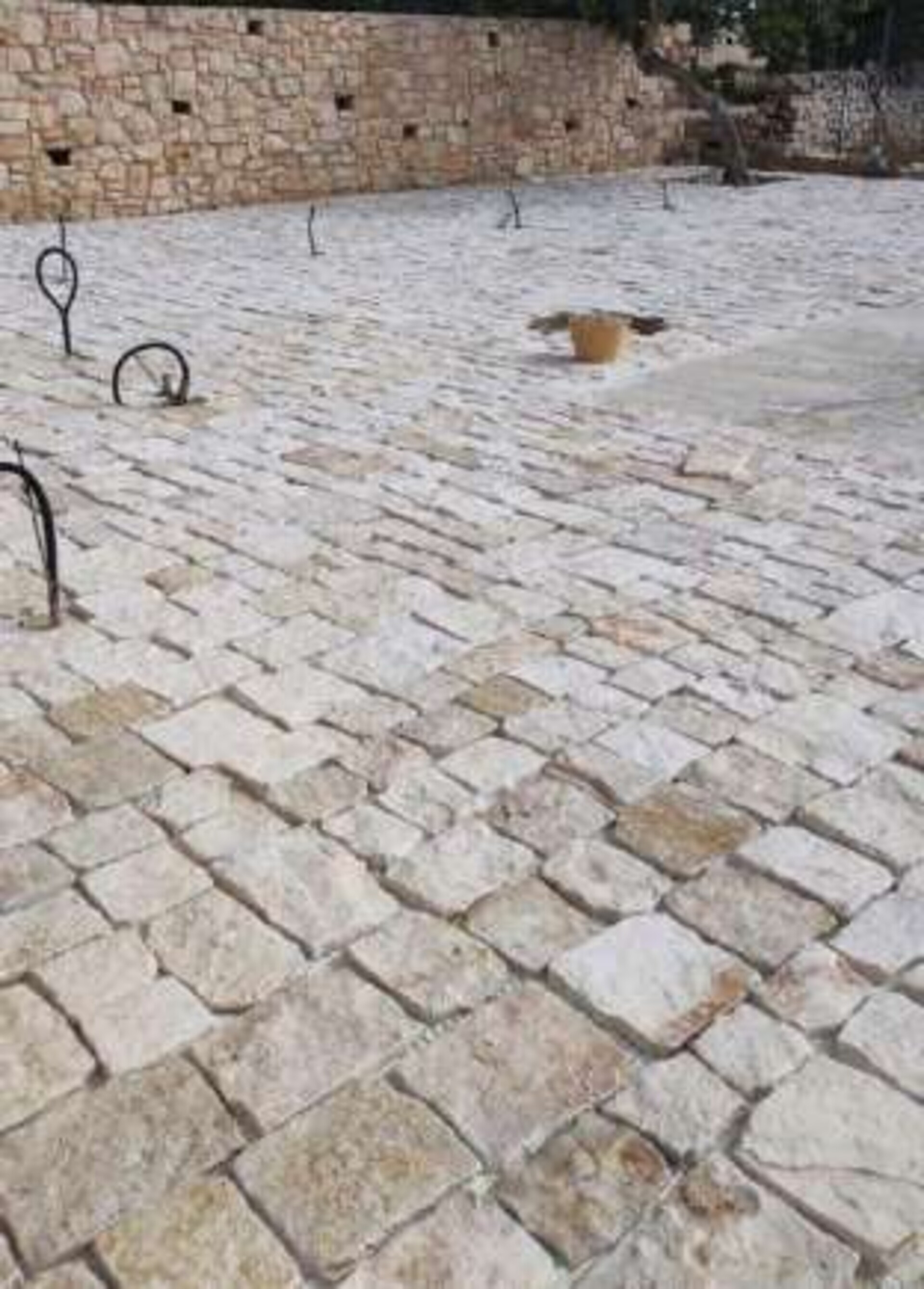 Squadrato Retrosegato Grezzo spessore cm 3/4 Gjini Argjendi - Endi Pietra di Trani ART.024