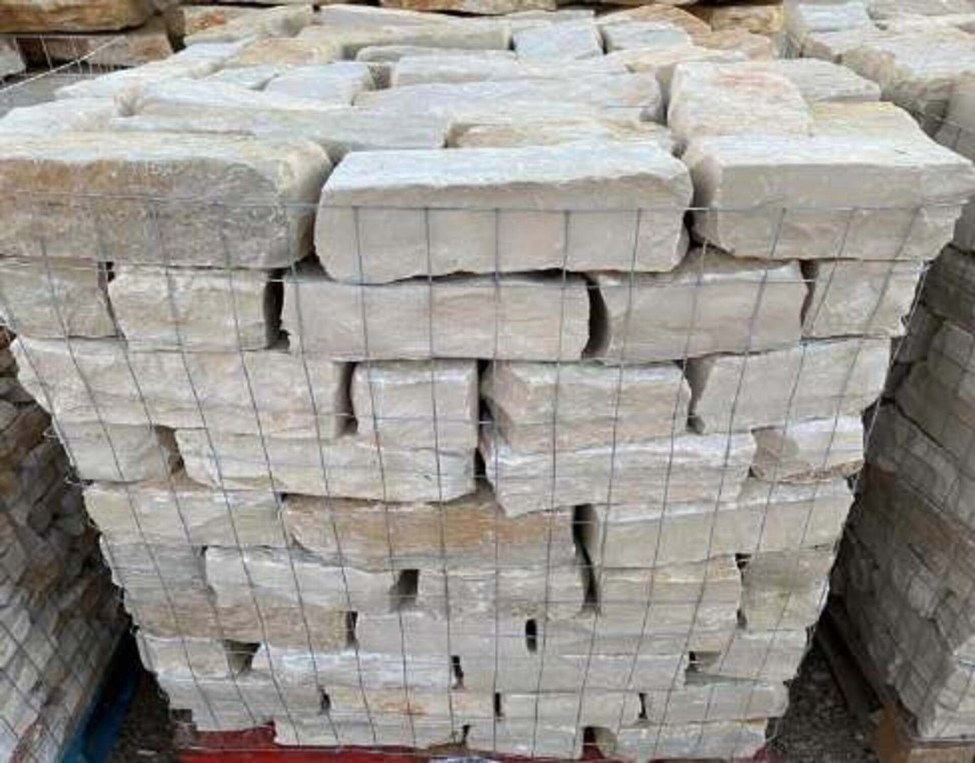 Listello Tranciato Grezzo spessore cm 8/10 Gjini Argjendi - Endi Pietra di Trani ART.035