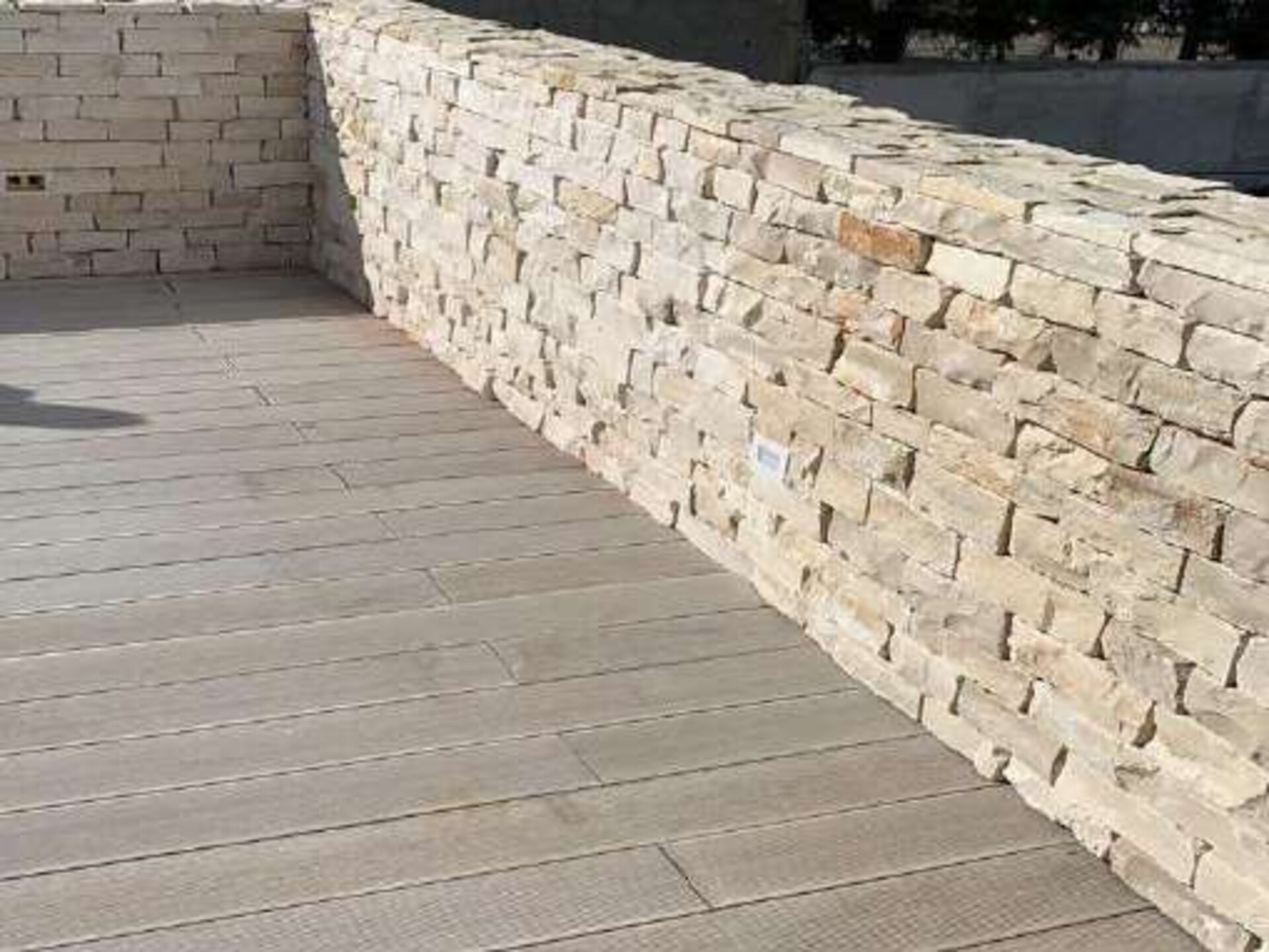 Listello Tranciato Grezzo spessore cm 8/10 Gjini Argjendi - Endi Pietra di Trani ART.035