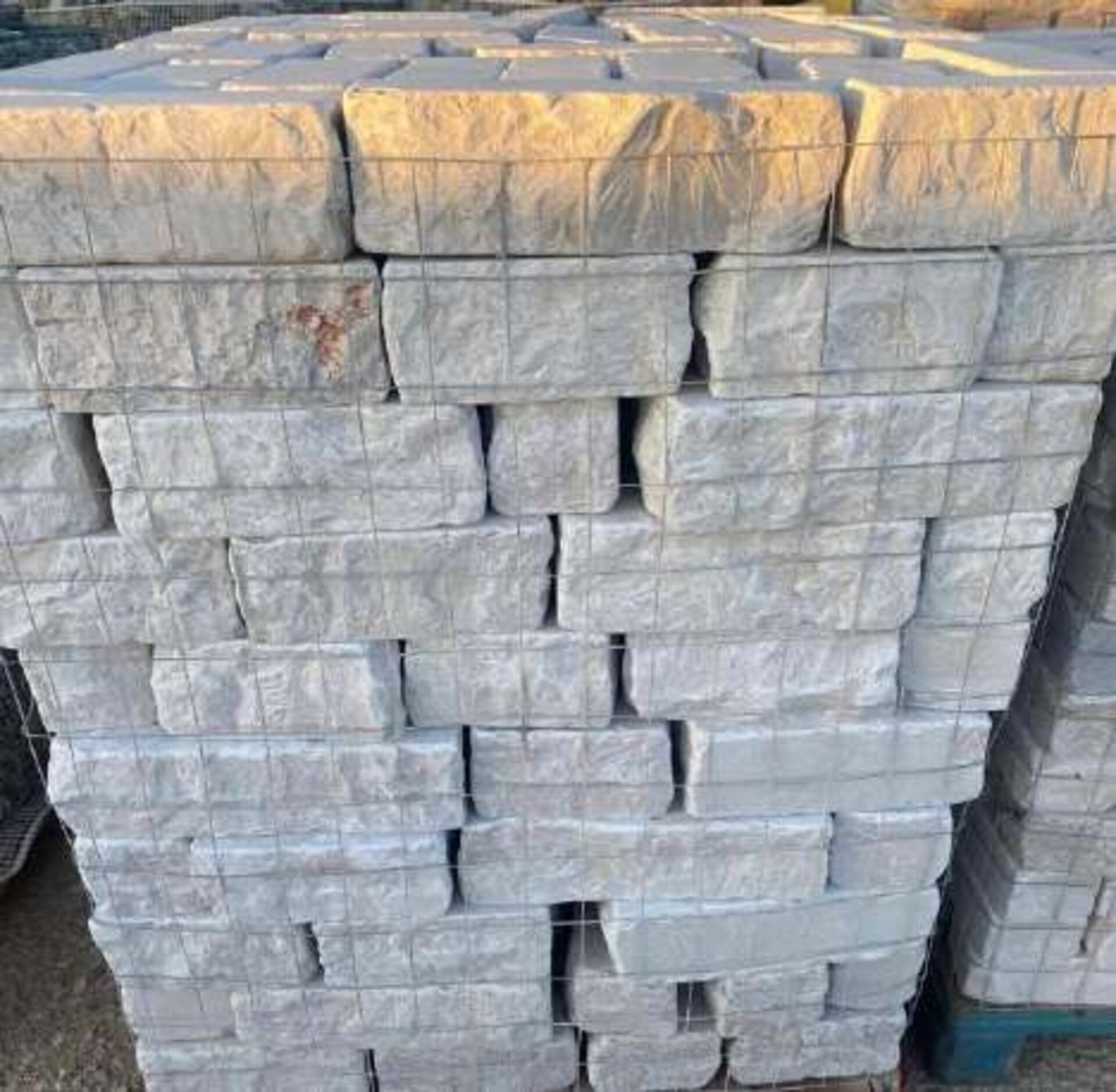 Listello Tranciato Anticato Filo Sega spessore cm 10 Gjini Argjendi - Endi Pietra di Trani ART.045