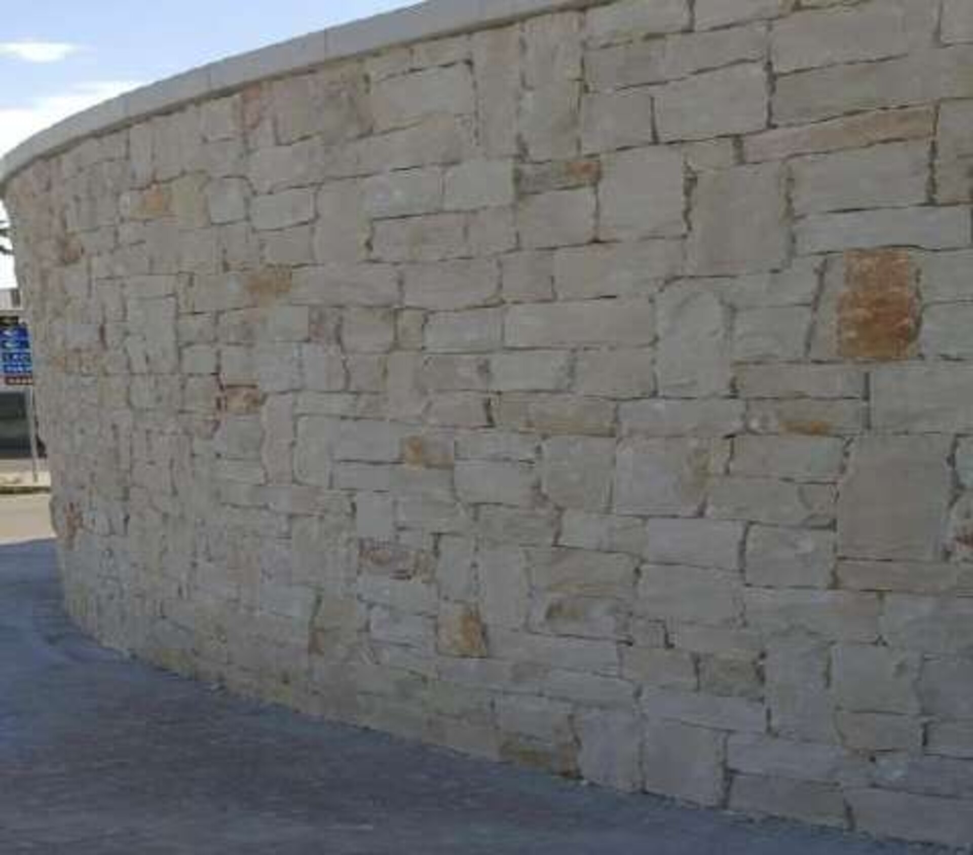 Listello Retrosegato Grezzo Lato Trancia spessore cm 3/4 Gjini Argjendi - Endi Pietra di Trani ART.046