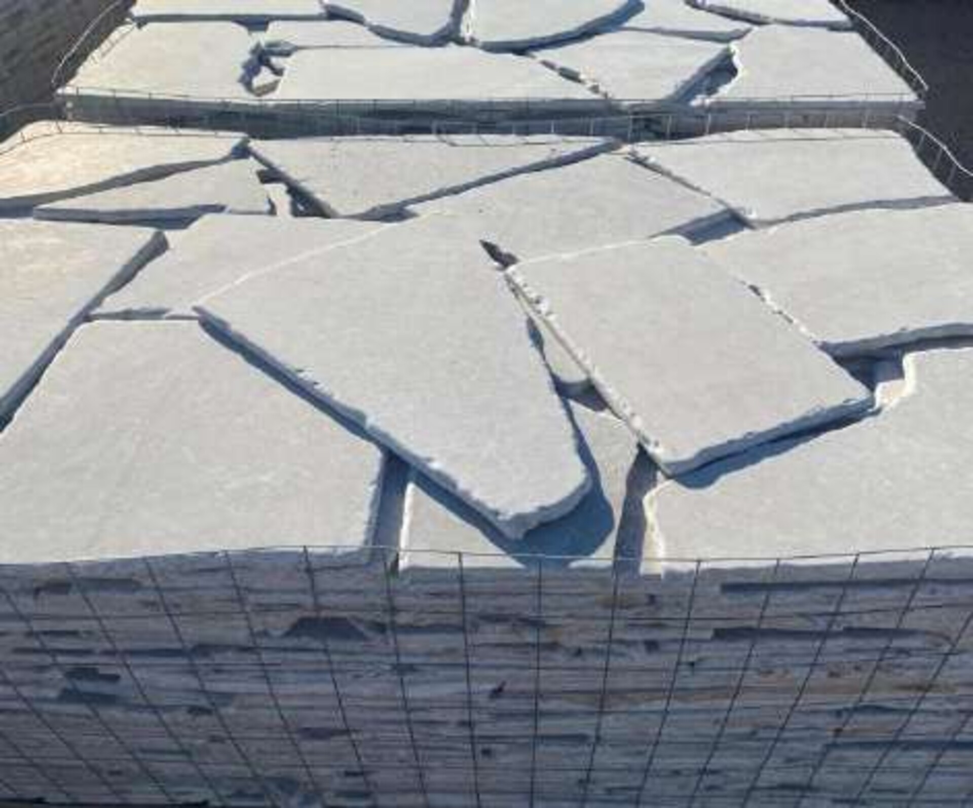 Palladiana Retrosegata Anticata da Rivestimento spessore cm 1.3 Gjini Argjendi - Endi Pietra di Trani ART.051