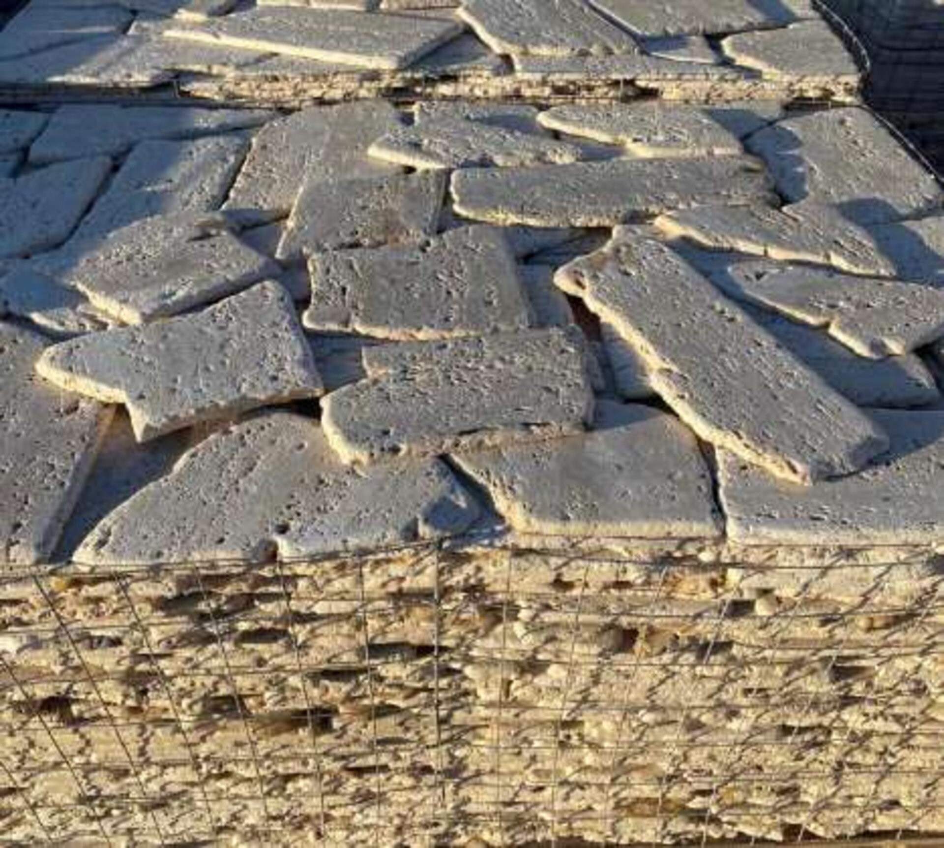 Travertino Retrosegato Anticato spessore cm 1.3 Gjini Argjendi - Endi Pietra di Trani ART.057