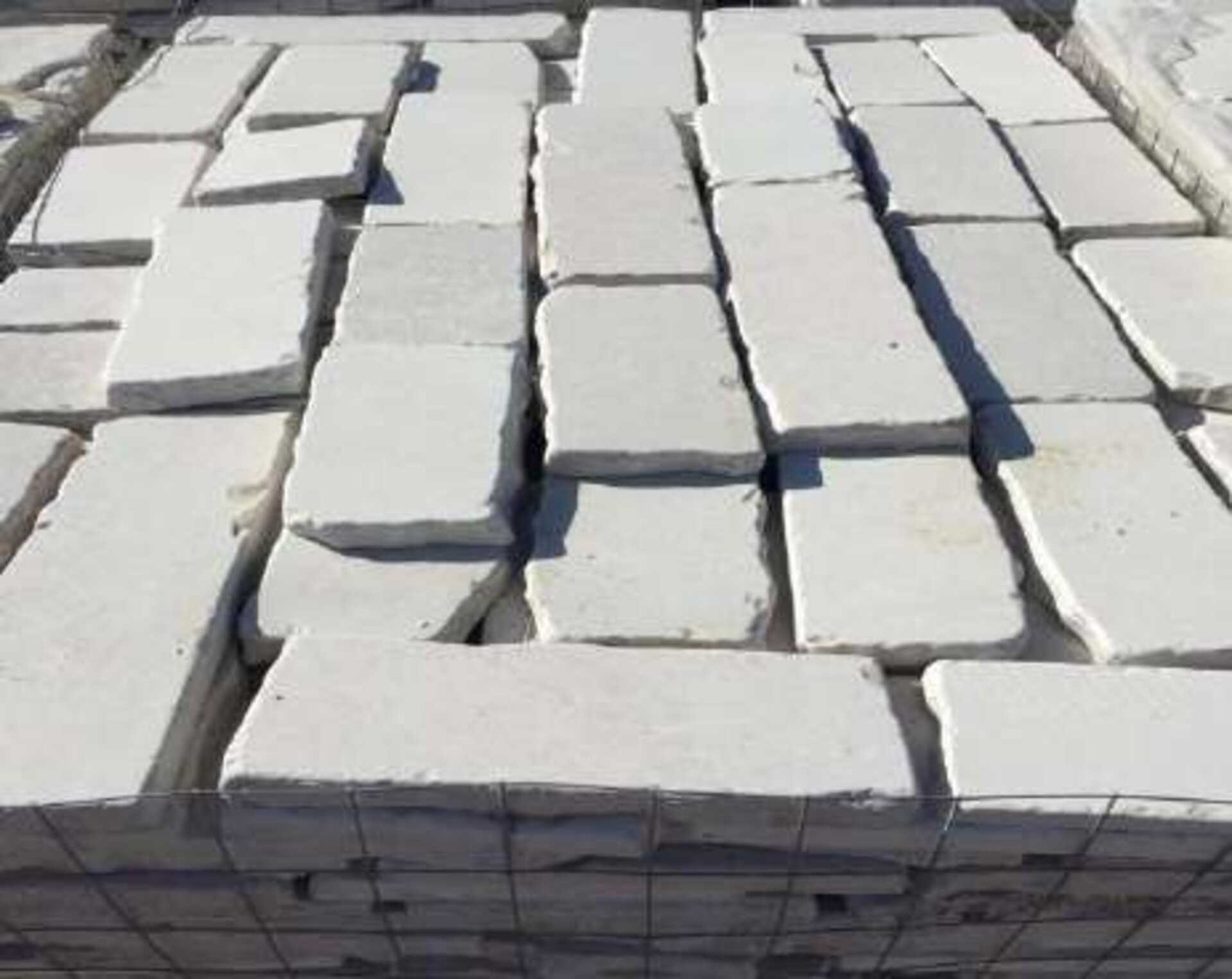 Listello Tranciato Anticato Liscio spessore cm 2/3 altezza 10 Gjini Argjendi - Endi Pietra di Trani ART.074