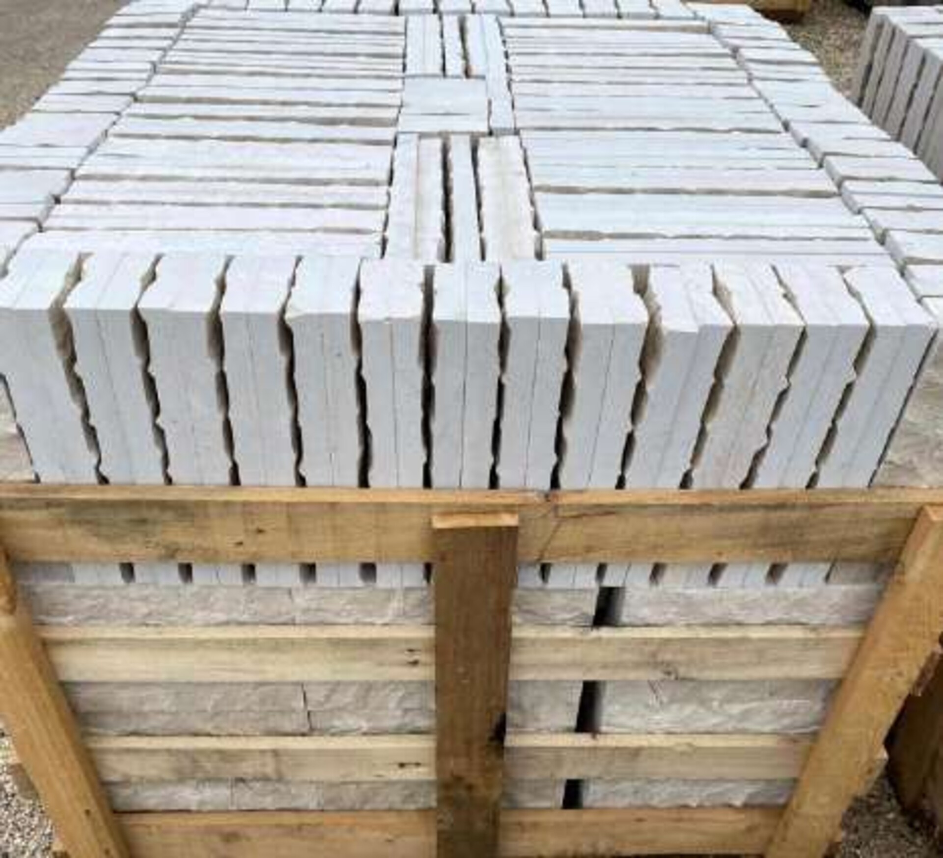 Scoppato Grezzo misura 10x30 Gjini Argjendi - Endi Pietra di Trani ART.078