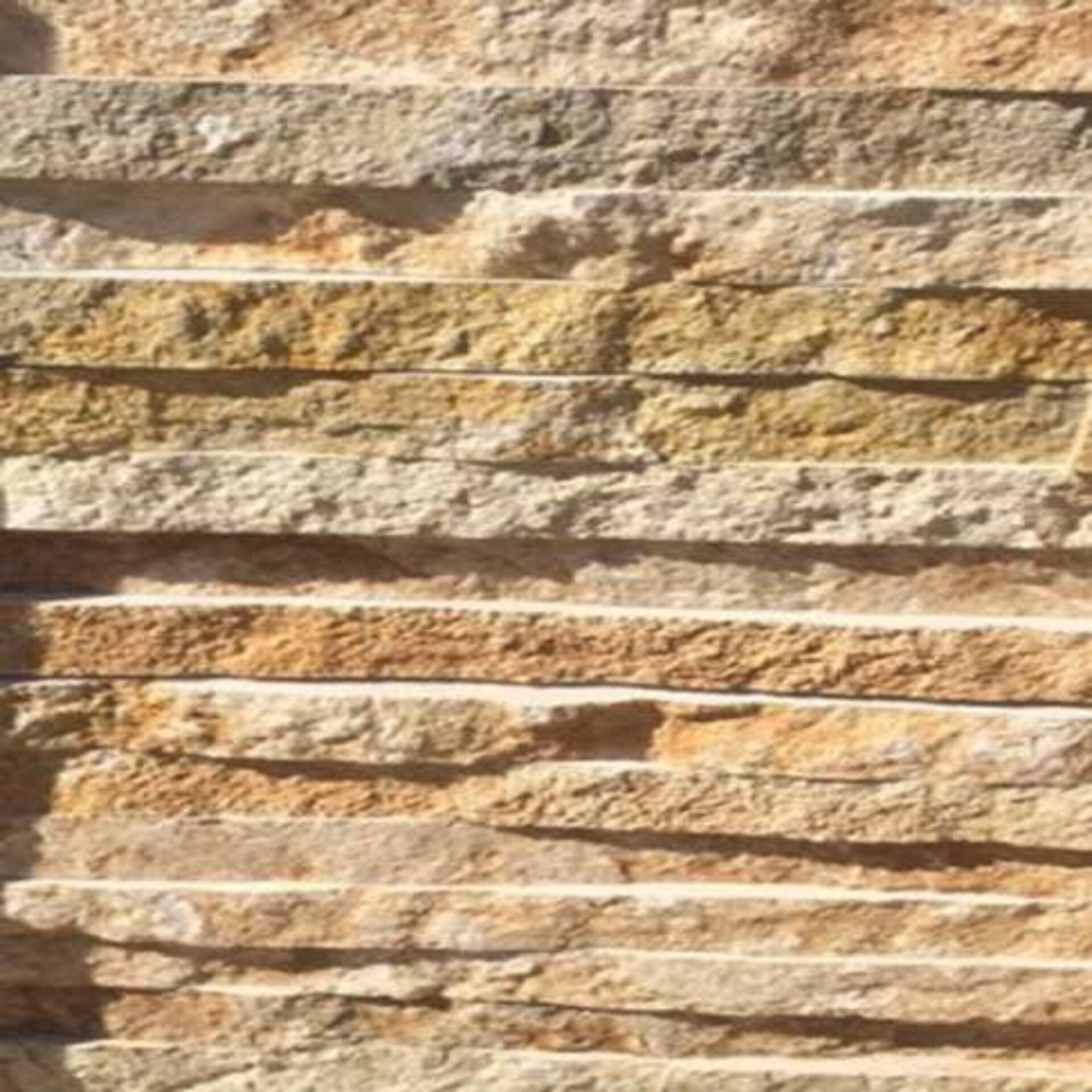Scorza Rifilata spessore cm 2/5 altezza 10 Gjini Argjendi - Endi Pietra di Trani ART.081