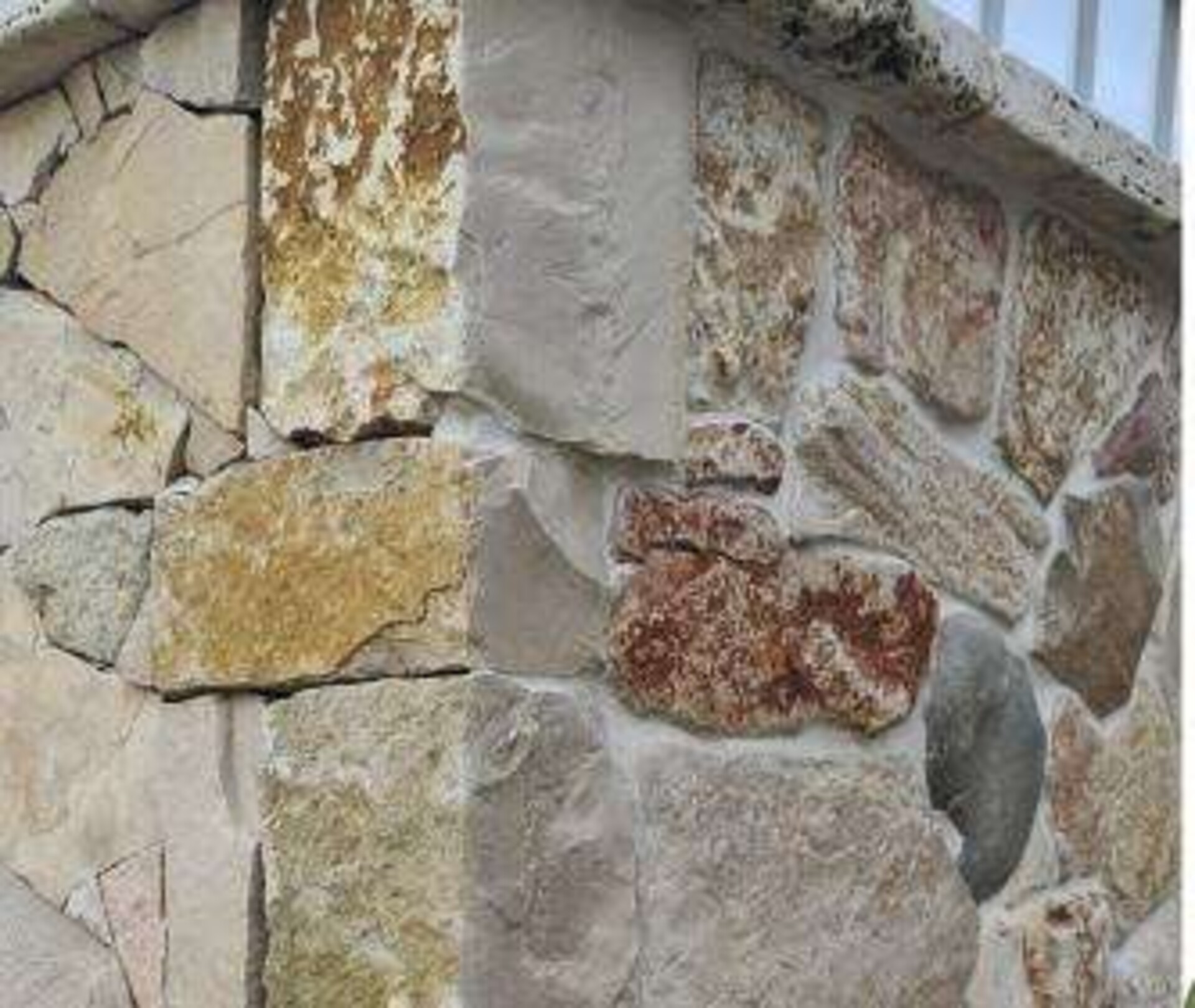 Angolari Grezzi forma "L" un lato scorza un lato trancia Gjini Argjendi - Endi Pietra di Trani ART.086