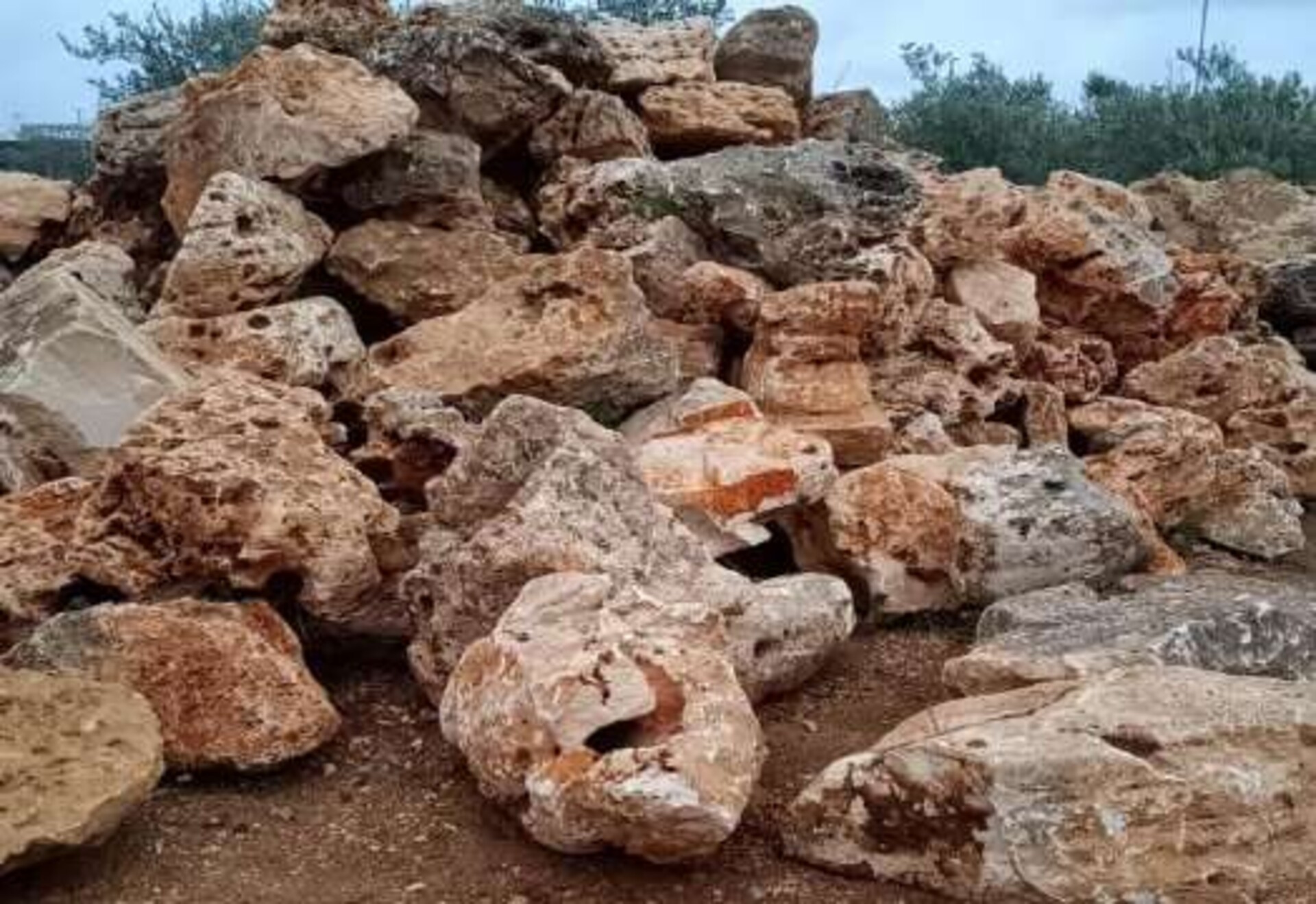 Rocce da Giardino Grandi Gjini Argjendi - Endi Pietra di Trani ART.096